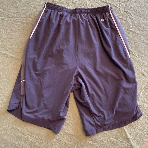 Nike Dri fit size medium black shorts - Picture 6 of 7